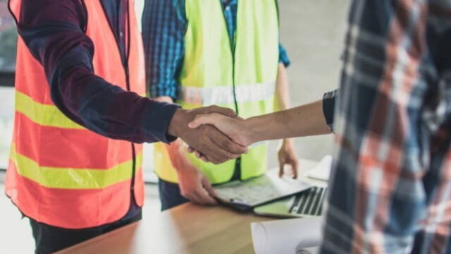 5 reasons to hire engineering contractors